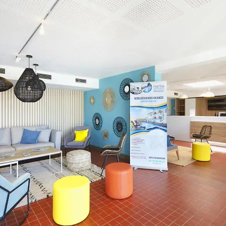 Résidence Néméa Les Carrats - Port Village de vacances 3*